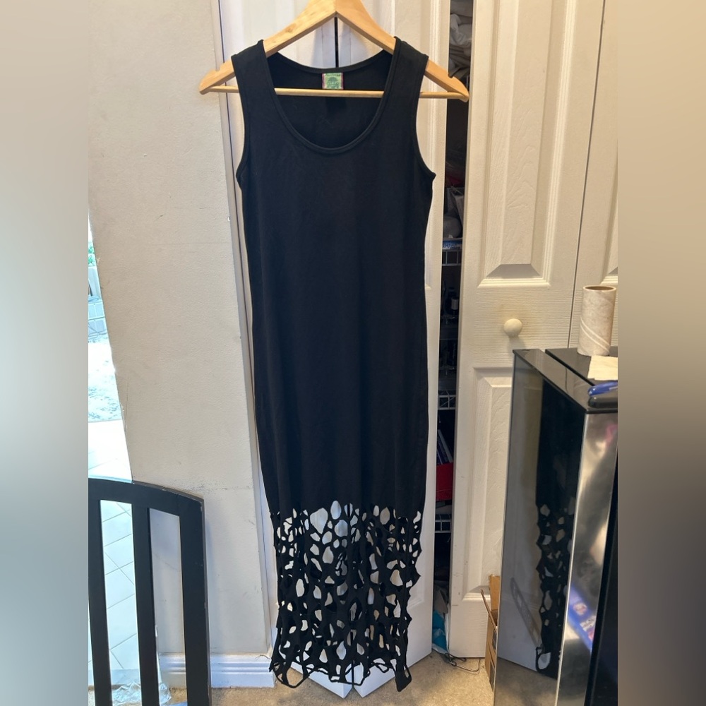 Agabhumi Black Sleeveless Dress with Laser-Cut Hem - Size M